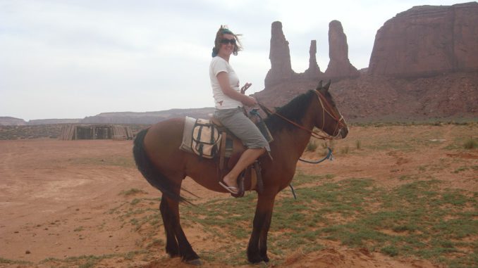 K20100517 216 Utah Monument Valley Pferd
